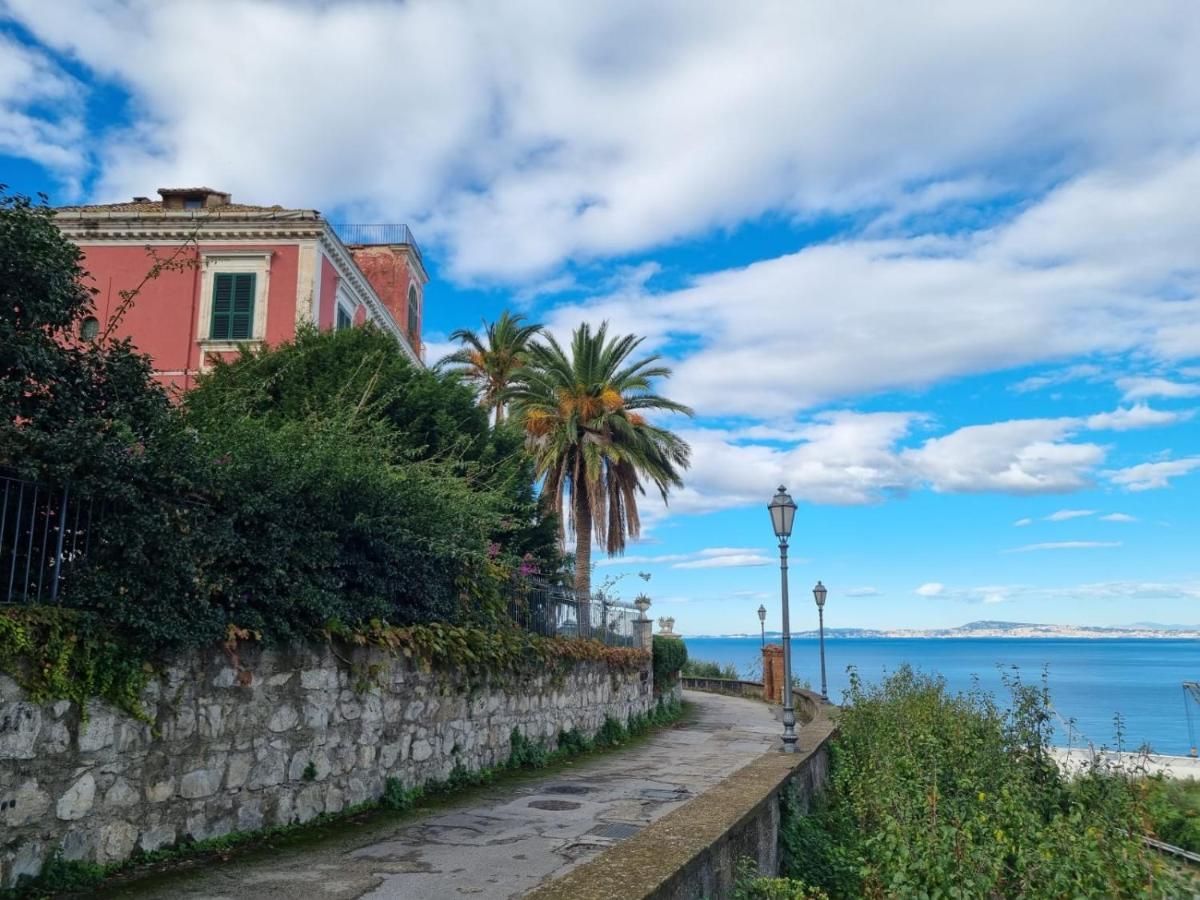 Relais Al Castello Bed & Breakfast Castellammare di Stabia Exterior photo